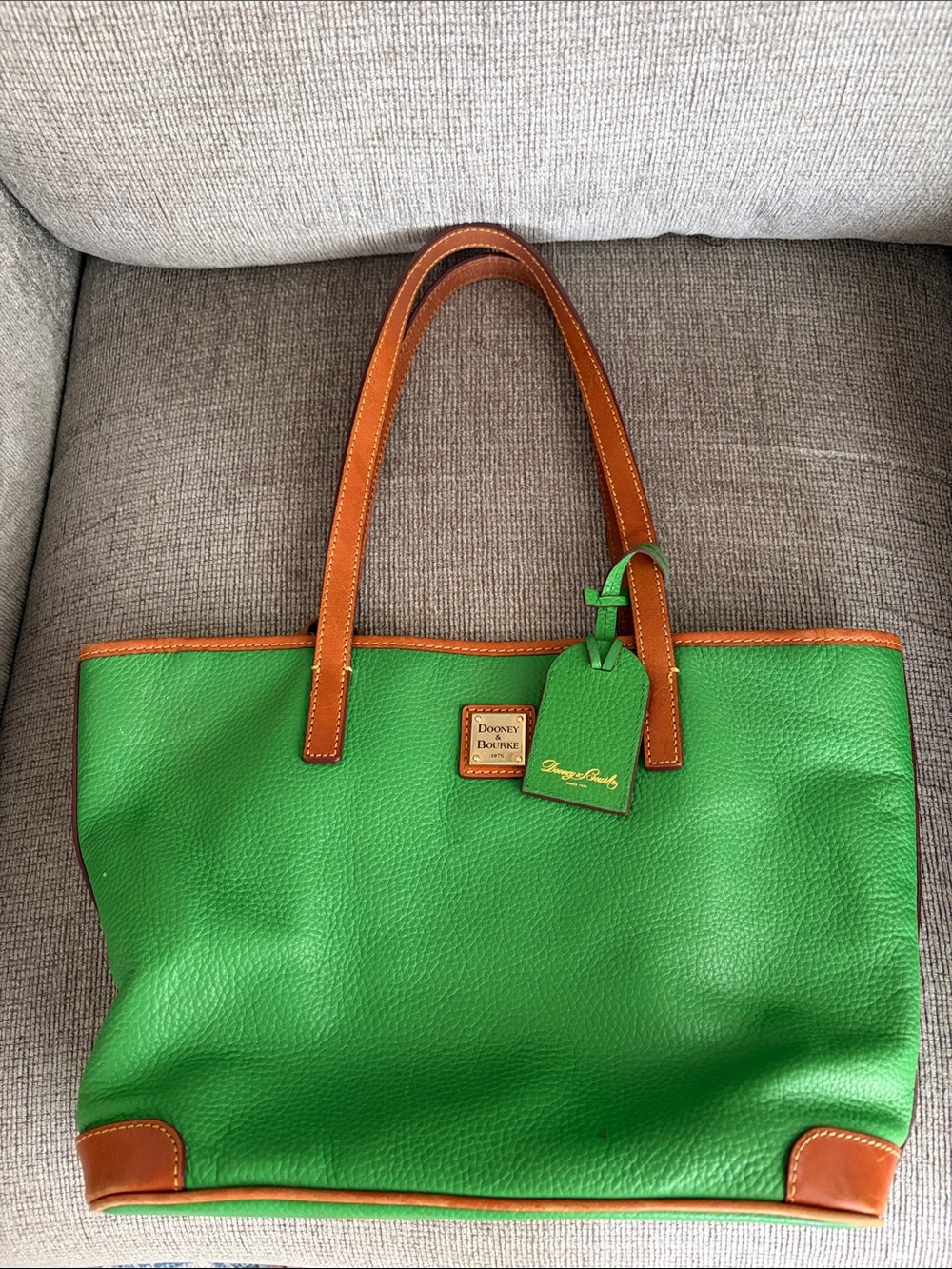 Dooney and Bourke green pebble grain tote